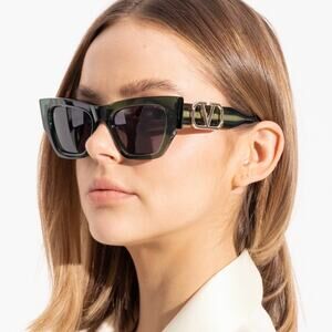 New! Valentino V SETTE-VLS-166D, Stylish Green Sunglasses, Authentic